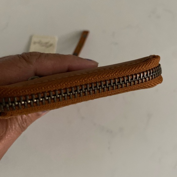 NFree People Wallet Brown Distressed Vegan Wristlet Strap Zip Closure Clutch - Picture 2 of 16